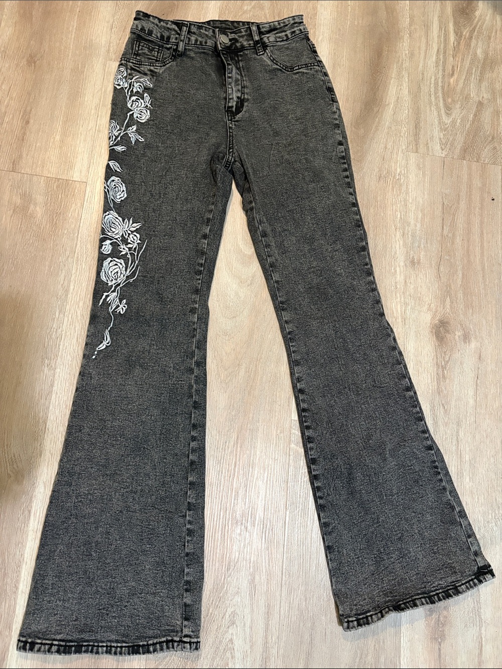 SHEIN Black Acid-Wash Flare Jeans with White Rose Embroidery